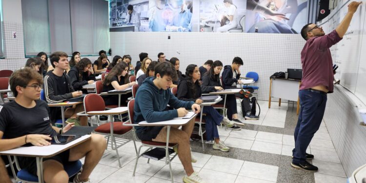 Desenrola Fies: estudante pode renegociar dívida a partir desta quarta