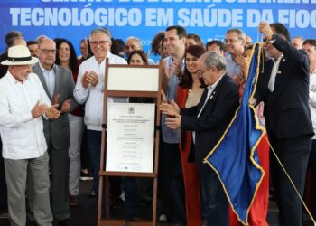Brasil não é menor nem menos competitivo do que ninguém, diz Lula