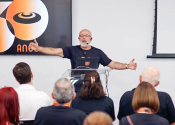 É preciso desaprender para conviver com a IA, explica Silvio Meira 