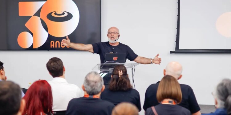 É preciso desaprender para conviver com a IA, explica Silvio Meira 