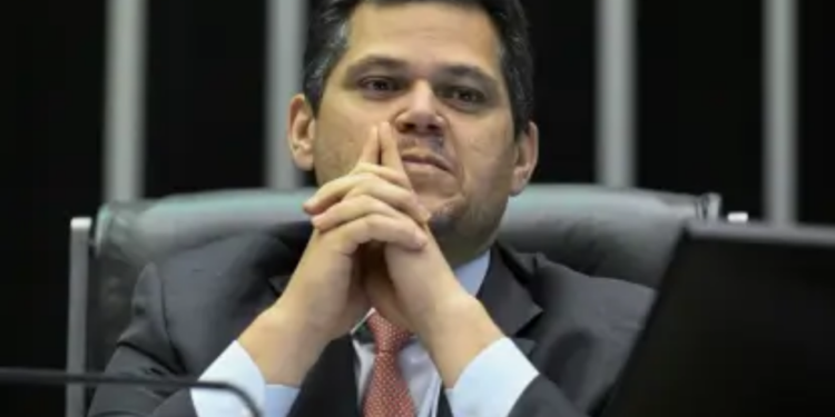 Congresso derruba vetos de Lula e libera repasses a municípios em ano eleitoral