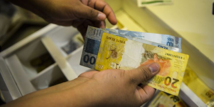 Novo Desenrola renegocia quase R$ 12 bilhões em dívidas