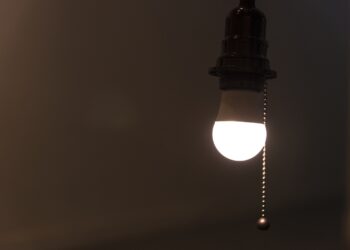Conta de energia fica 3,79% mais cara no Amazonas a partir desta terça-feira (26)