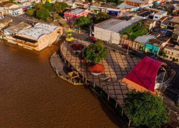 Festival de Parintins 2026: com hotéis lotados, aluguel de casas chega a R$ 247 mil
