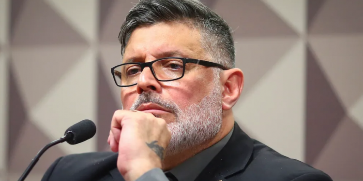 Alexandre Frota se oferece para pagar multa de jornalista condenado em ação movida por Carla Zambelli